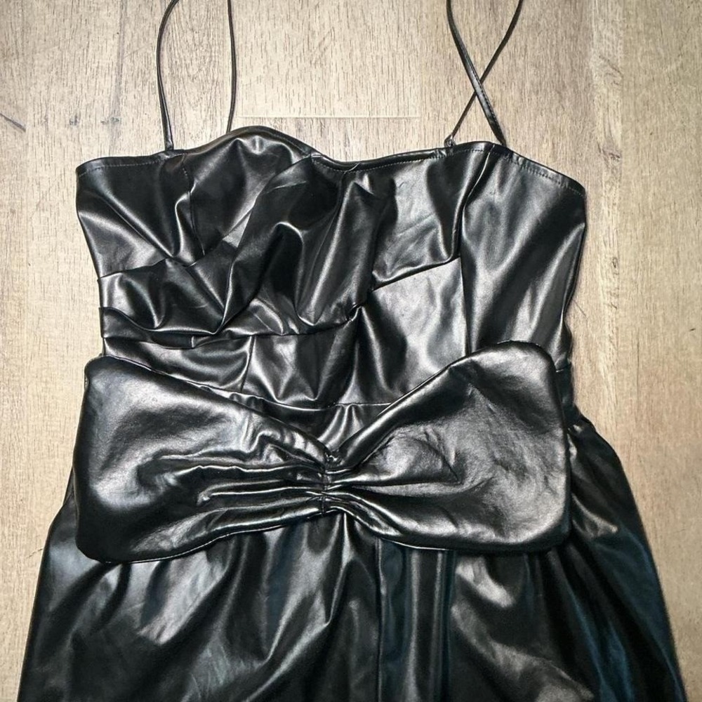 Day+Moon Black Faux Leather Mini Dress Bow Detail Size M Going Out Party - Picture 2 of 4